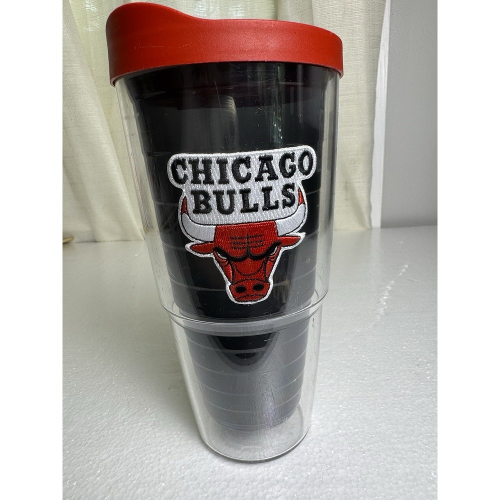 Tervis Tumbler Company -‎ Chicago Bulls Emblem w/ Lid 24 oz. Tumbler